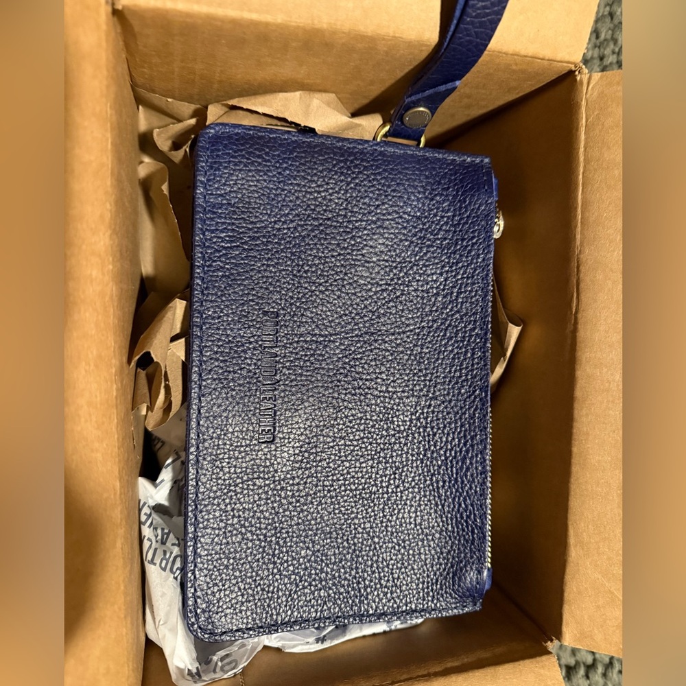 Portland leather Cobalt blue zip zap duo wristlet - Picture 2 of 8